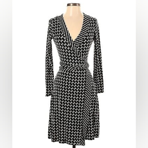Banana Republic Dresses & Skirts - Banana Republic Black White Stretch Plunge Neck Wrap Midi Dress Size Medium